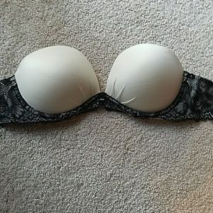 Victoria's secret black and white lace bra